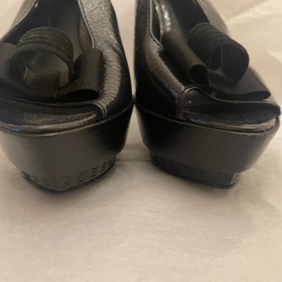 Fendi Logo Platform Peep-Toe Heels 38.5 Leather Bow Details Gold FF Buckle - Picture 4 of 16
